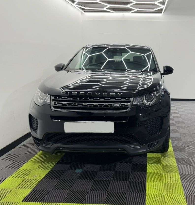 A 2019 LAND ROVER DISCOVERY SPORT 2.0 TD4 Landmark SUV 5dr Diesel Auto 4WD Euro 6 (s/s) (180 ps) A 2019 LAND ROVER DISCOVERY SPORT 2.0 TD4 Landmark SUV 5dr Diesel Auto 4WD Euro 6 (s/s) (180 ps)