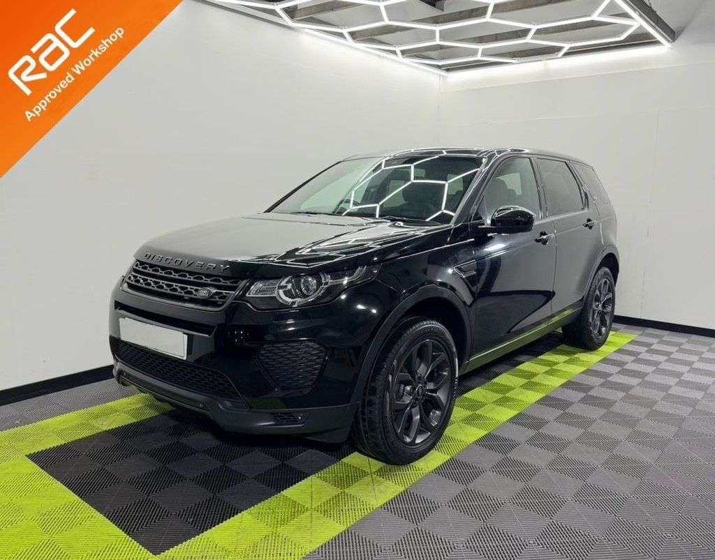 A 2019 LAND ROVER DISCOVERY SPORT 2.0 TD4 Landmark SUV 5dr Diesel Auto 4WD Euro 6 (s/s) (180 ps) A 2019 LAND ROVER DISCOVERY SPORT 2.0 TD4 Landmark SUV 5dr Diesel Auto 4WD Euro 6 (s/s) (180 ps)