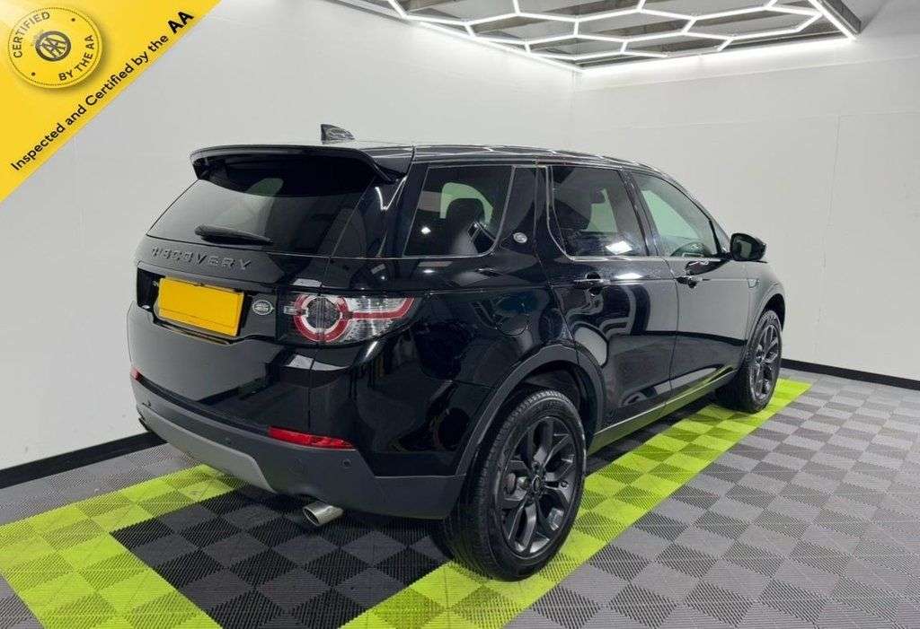 A 2019 LAND ROVER DISCOVERY SPORT 2.0 TD4 Landmark SUV 5dr Diesel Auto 4WD Euro 6 (s/s) (180 ps) A 2019 LAND ROVER DISCOVERY SPORT 2.0 TD4 Landmark SUV 5dr Diesel Auto 4WD Euro 6 (s/s) (180 ps)