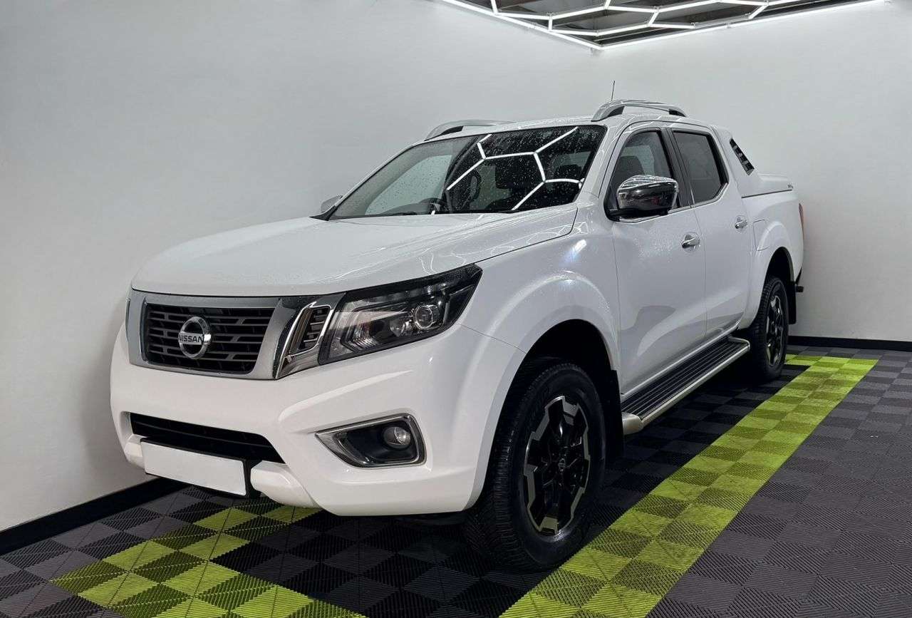 A 2019 NISSAN NAVARA 2.3 dCi Tekna Pickup Double Cab 4dr Diesel Auto 4WD Euro 6 (190 ps) A 2019 NISSAN NAVARA 2.3 dCi Tekna Pickup Double Cab 4dr Diesel Auto 4WD Euro 6 (190 ps)