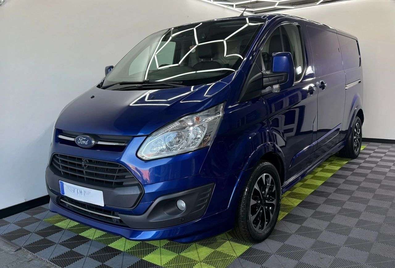 A 2018 FORD TRANSIT CUSTOM 2.0 290 EcoBlue Sport Panel Van 5dr Diesel Manual L2 H1 Euro 6 (s/s) (170 p A 2018 FORD TRANSIT CUSTOM 2.0 290 EcoBlue Sport Panel Van 5dr Diesel Manual L2 H1 Euro 6 (s/s) (170 p