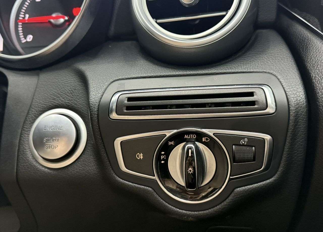 null MERCEDES-BENZ C-CLASS null MERCEDES-BENZ C-CLASS