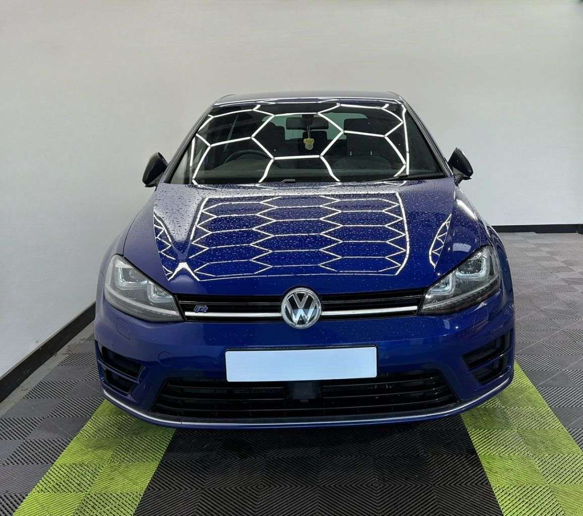 A 2015 VOLKSWAGEN GOLF 2.0 TSI BlueMotion Tech R Hatchback 5dr Petrol Manual 4Motion Euro 6 (s/s) A 2015 VOLKSWAGEN GOLF 2.0 TSI BlueMotion Tech R Hatchback 5dr Petrol Manual 4Motion Euro 6 (s/s)