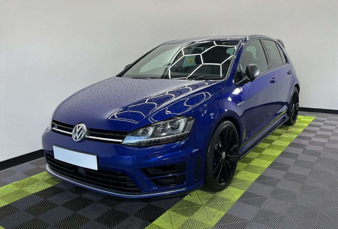 A 2015 VOLKSWAGEN GOLF 2.0 TSI BlueMotion Tech R Hatchback 5dr Petrol Manual 4Motion Euro 6 (s/s) A 2015 VOLKSWAGEN GOLF 2.0 TSI BlueMotion Tech R Hatchback 5dr Petrol Manual 4Motion Euro 6 (s/s)