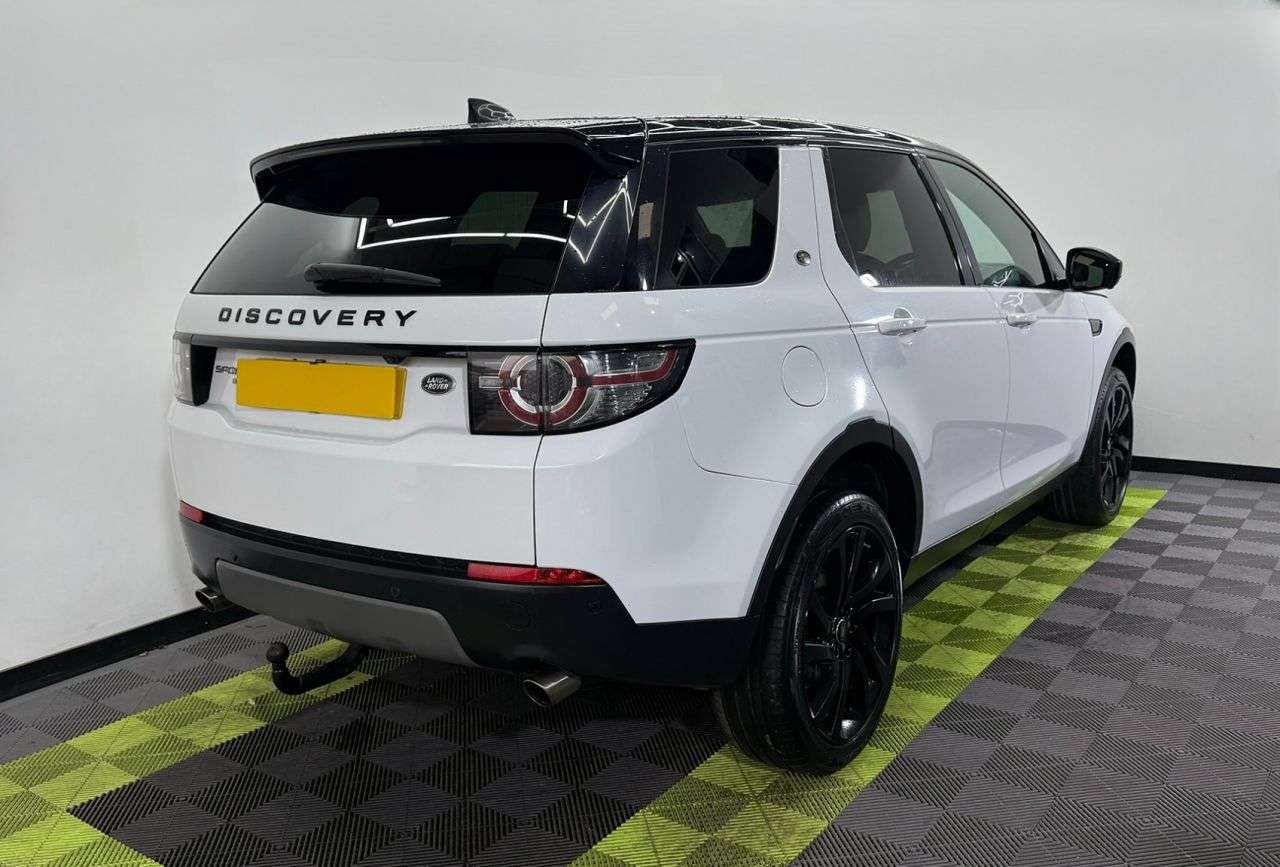 A 2018 LAND ROVER DISCOVERY SPORT 2.0 TD4 HSE Black SUV 5dr Diesel Auto 4WD Euro 6 (s/s) (180 ps) A 2018 LAND ROVER DISCOVERY SPORT 2.0 TD4 HSE Black SUV 5dr Diesel Auto 4WD Euro 6 (s/s) (180 ps)