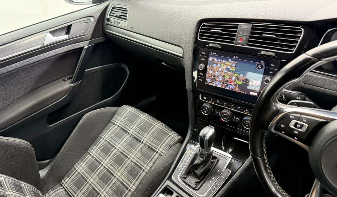 2017 VOLKSWAGEN GOLF 2017 VOLKSWAGEN GOLF