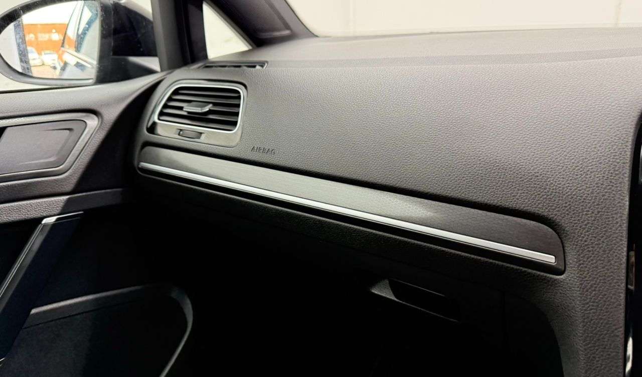 2017 VOLKSWAGEN GOLF 2017 VOLKSWAGEN GOLF