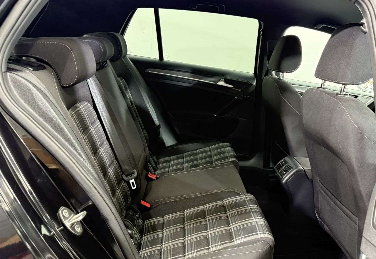 2017 VOLKSWAGEN GOLF 2017 VOLKSWAGEN GOLF