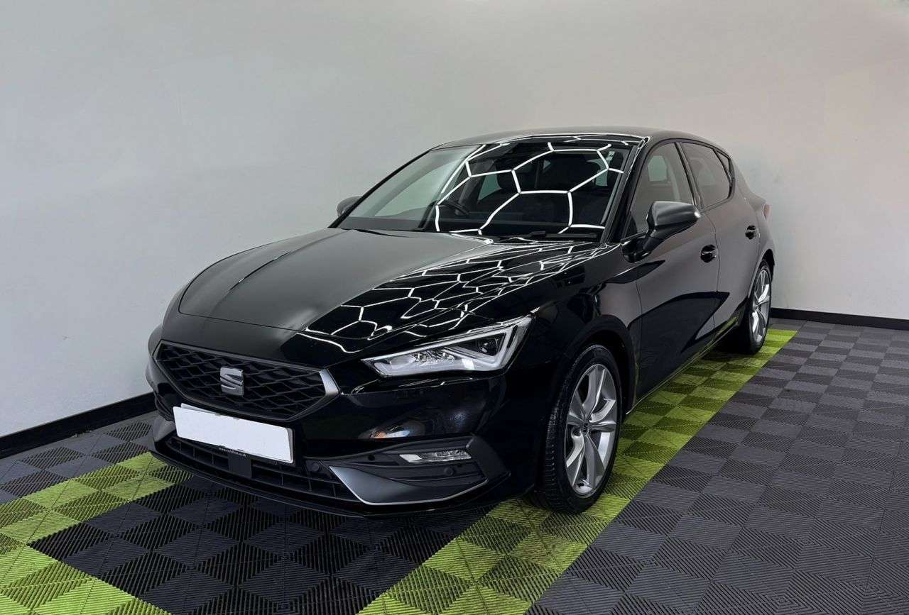 A 2022 SEAT LEON 1.0 TSI EVO FR Hatchback 5dr Petrol Manual Euro 6 (s/s) (110 ps) A 2022 SEAT LEON 1.0 TSI EVO FR Hatchback 5dr Petrol Manual Euro 6 (s/s) (110 ps)