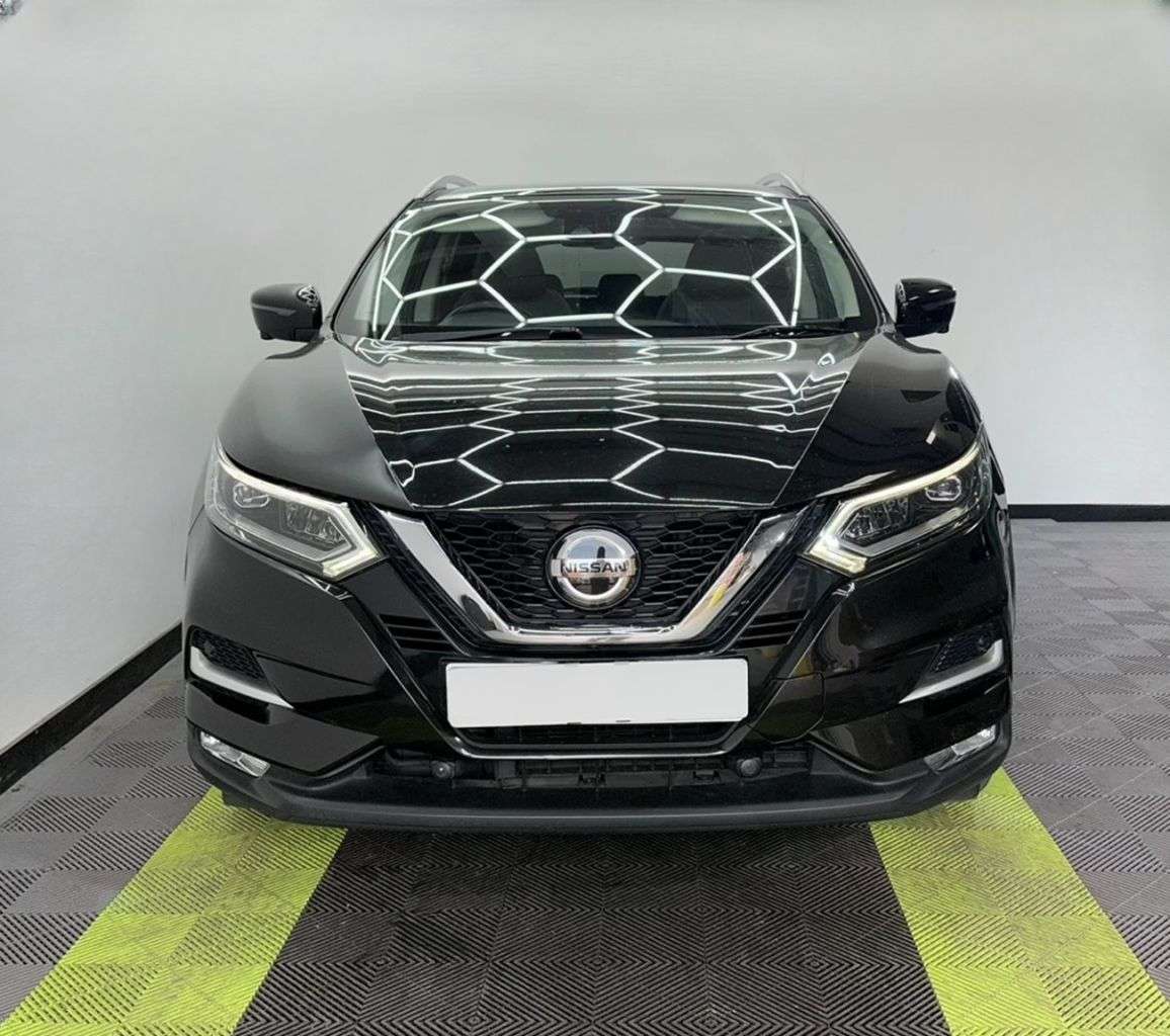 A 2018 NISSAN QASHQAI 1.6 dCi Tekna SUV 5dr Diesel Manual Euro 6 (s/s) (130 ps) A 2018 NISSAN QASHQAI 1.6 dCi Tekna SUV 5dr Diesel Manual Euro 6 (s/s) (130 ps)