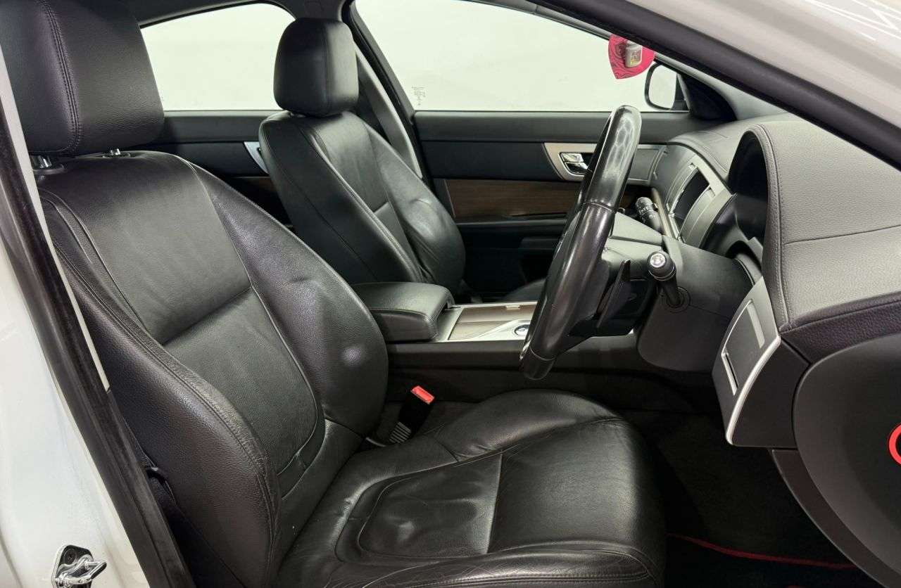 2014 JAGUAR XF 2014 JAGUAR XF