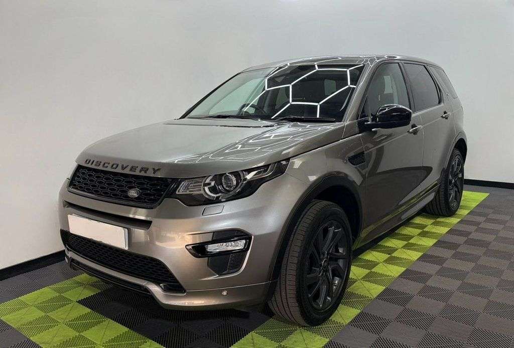 A 2017 LAND ROVER DISCOVERY SPORT 2.0 TD4 SE Tech SUV 5dr Diesel Auto 4WD Euro 6 (s/s) (180 ps) A 2017 LAND ROVER DISCOVERY SPORT 2.0 TD4 SE Tech SUV 5dr Diesel Auto 4WD Euro 6 (s/s) (180 ps)