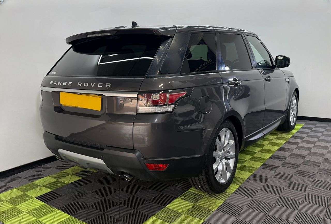 A 2016 LAND ROVER RANGE ROVER SPORT 3.0 SD V6 HSE SUV 5dr Diesel Auto 4WD Euro 6 (s/s) (306 ps) A 2016 LAND ROVER RANGE ROVER SPORT 3.0 SD V6 HSE SUV 5dr Diesel Auto 4WD Euro 6 (s/s) (306 ps)