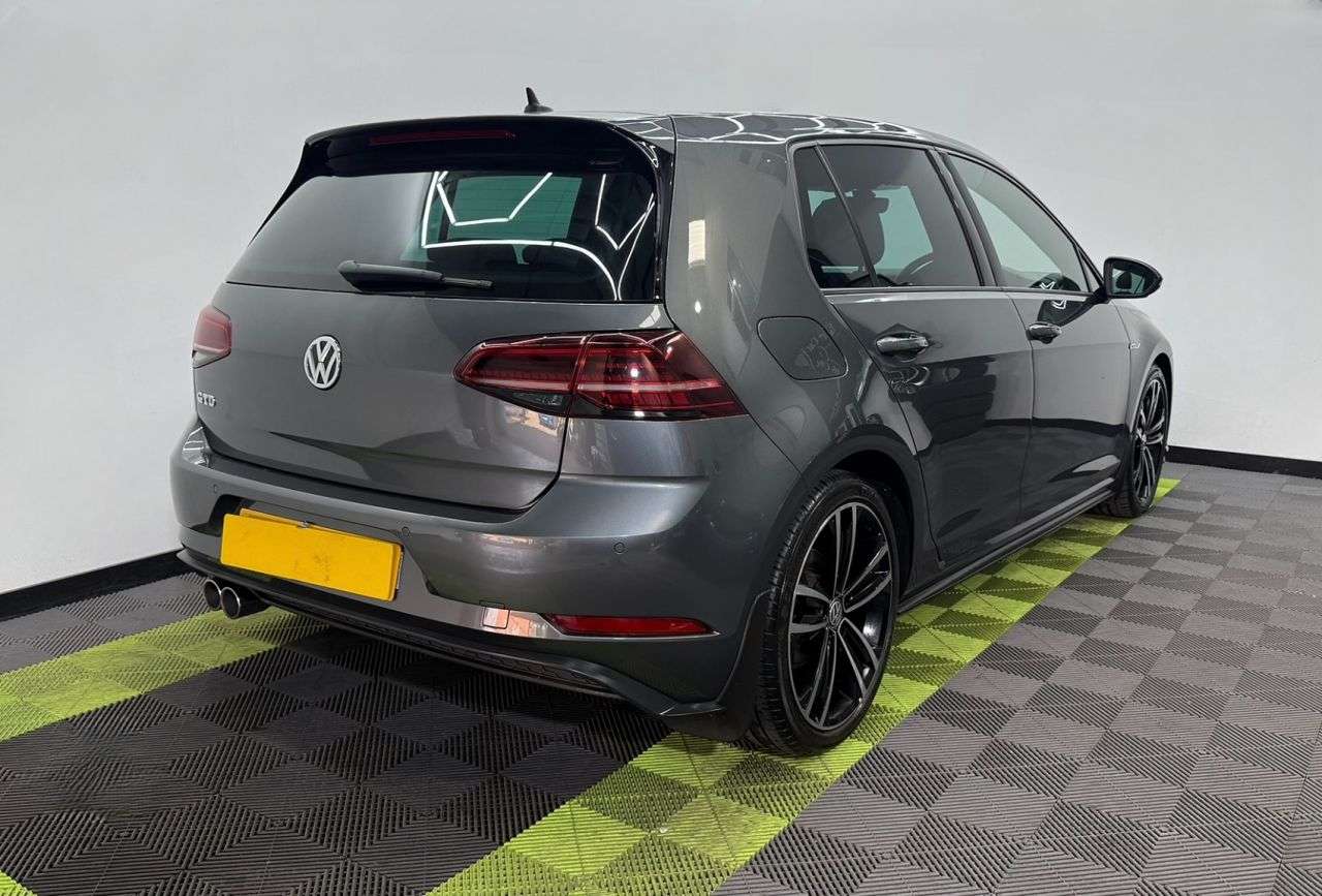 A 2018 VOLKSWAGEN GOLF 2.0 TDI GTD Hatchback 5dr Diesel DSG Euro 6 (s/s) (184 ps) A 2018 VOLKSWAGEN GOLF 2.0 TDI GTD Hatchback 5dr Diesel DSG Euro 6 (s/s) (184 ps)