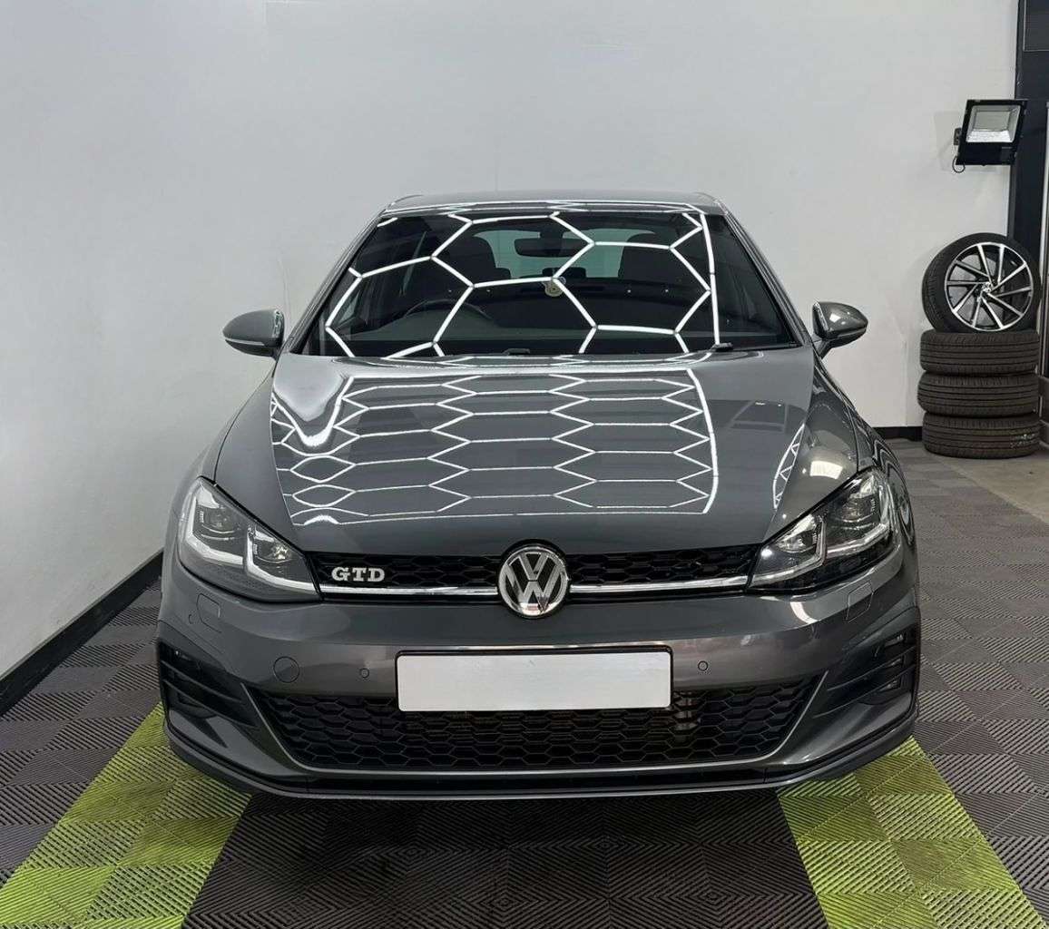 A 2018 VOLKSWAGEN GOLF 2.0 TDI GTD Hatchback 5dr Diesel DSG Euro 6 (s/s) (184 ps) A 2018 VOLKSWAGEN GOLF 2.0 TDI GTD Hatchback 5dr Diesel DSG Euro 6 (s/s) (184 ps)