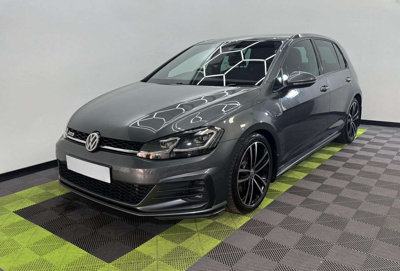 A 2018 VOLKSWAGEN GOLF 2.0 TDI GTD Hatchback 5dr Diesel DSG Euro 6 (s/s) (184 ps) A 2018 VOLKSWAGEN GOLF 2.0 TDI GTD Hatchback 5dr Diesel DSG Euro 6 (s/s) (184 ps)