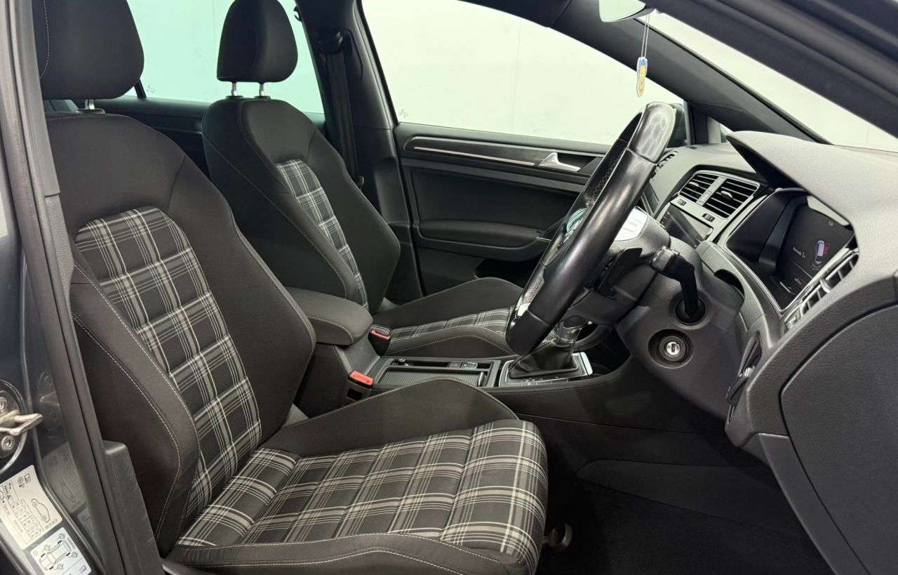 2018 VOLKSWAGEN GOLF 2018 VOLKSWAGEN GOLF