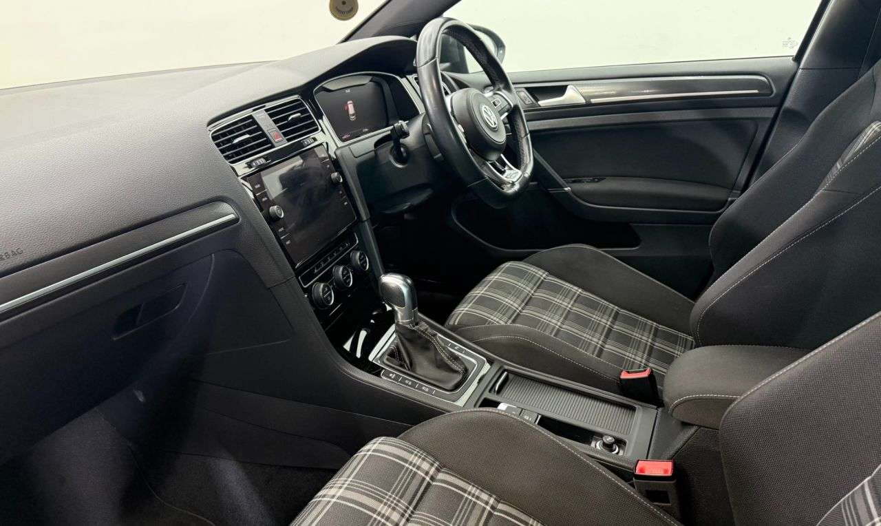 2018 VOLKSWAGEN GOLF 2018 VOLKSWAGEN GOLF