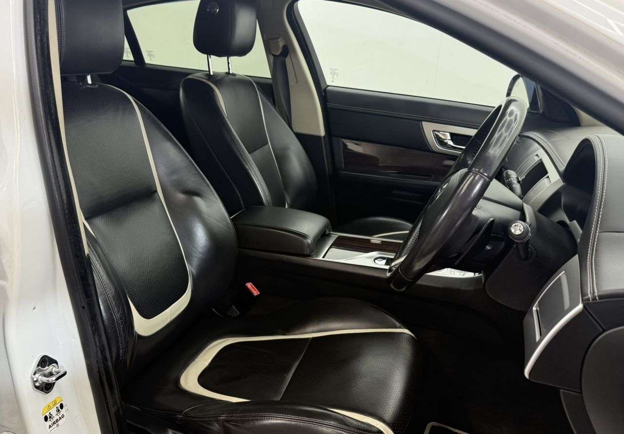 2015 JAGUAR XF 2015 JAGUAR XF