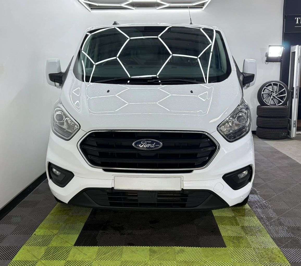 A 2019 FORD TRANSIT CUSTOM 2.0 300 EcoBlue Limited Panel Van 5dr Diesel Manual L1 H1 Euro 6 (s/s) (130 A 2019 FORD TRANSIT CUSTOM 2.0 300 EcoBlue Limited Panel Van 5dr Diesel Manual L1 H1 Euro 6 (s/s) (130