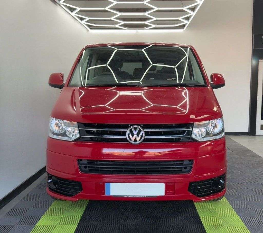 A 2015 VOLKSWAGEN TRANSPORTER SHUTTLE 2.0 BiTDI T30 SE Minibus 4dr Diesel DSG L1 H1 (214 g/km, 178 bhp) A 2015 VOLKSWAGEN TRANSPORTER SHUTTLE 2.0 BiTDI T30 SE Minibus 4dr Diesel DSG L1 H1 (214 g/km, 178 bhp)