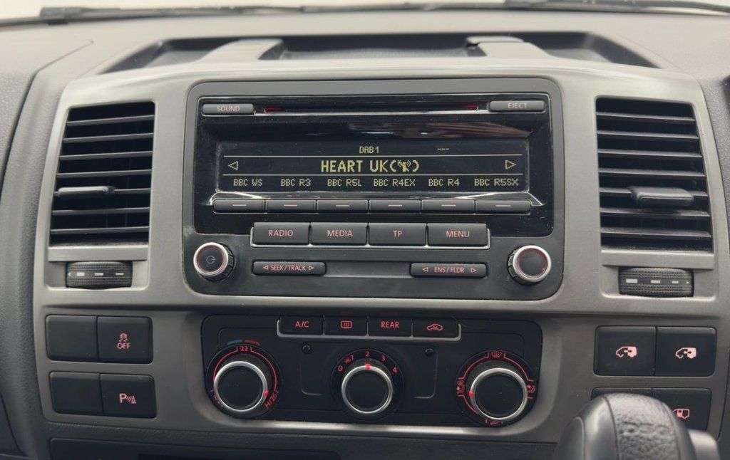 2015 VOLKSWAGEN TRANSPORTER SHUTTLE 2015 VOLKSWAGEN TRANSPORTER SHUTTLE