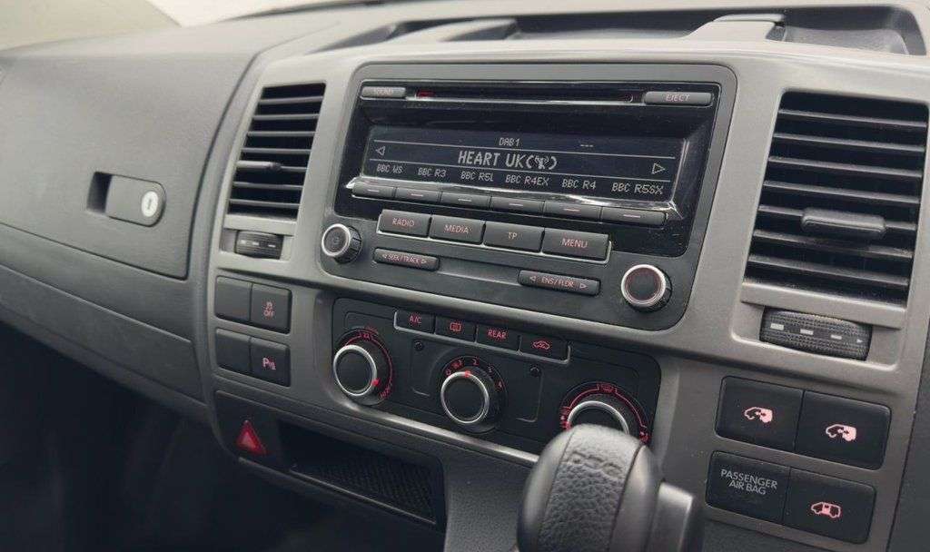 2015 VOLKSWAGEN TRANSPORTER SHUTTLE 2015 VOLKSWAGEN TRANSPORTER SHUTTLE