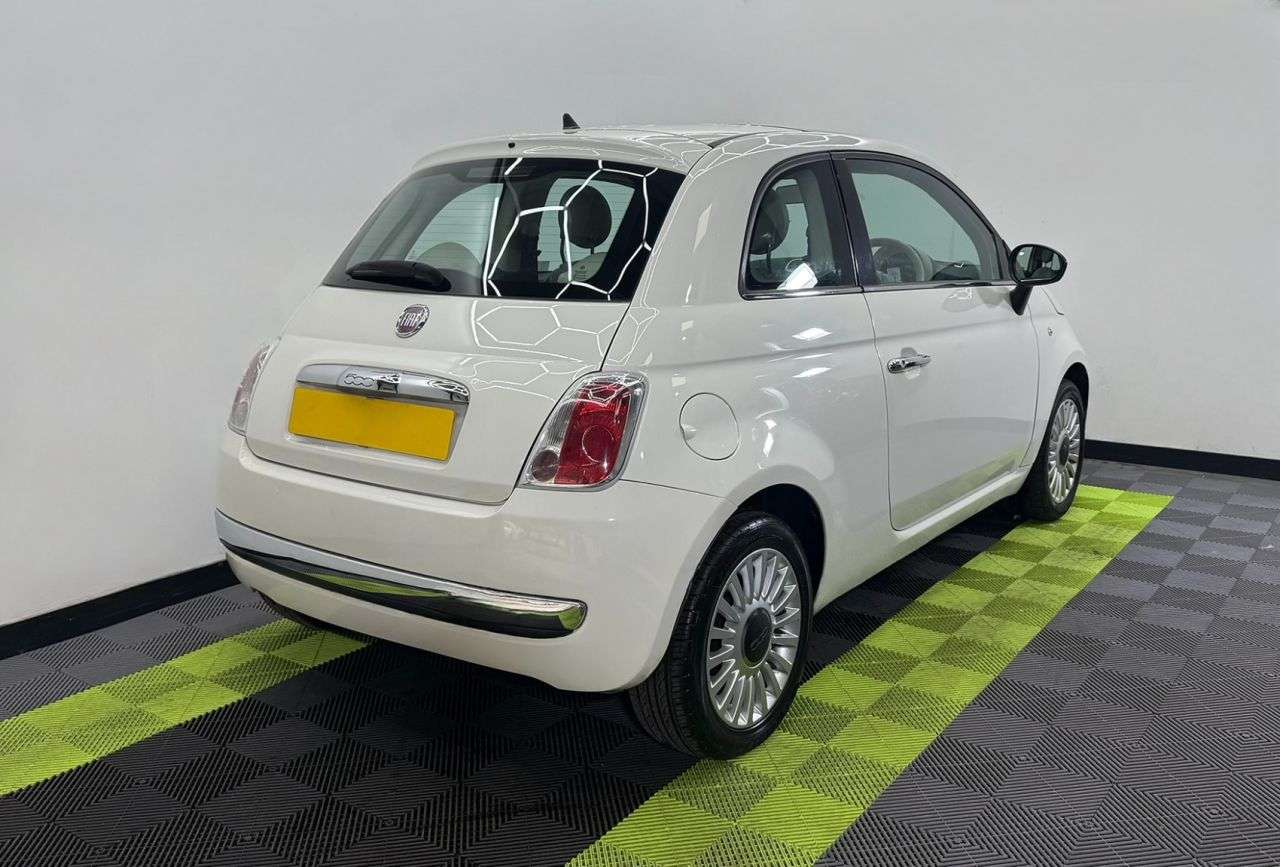 A 2012 FIAT 500 1.2 Lounge Hatchback 3dr Petrol Manual Euro 5 (s/s) (69 bhp) A 2012 FIAT 500 1.2 Lounge Hatchback 3dr Petrol Manual Euro 5 (s/s) (69 bhp)