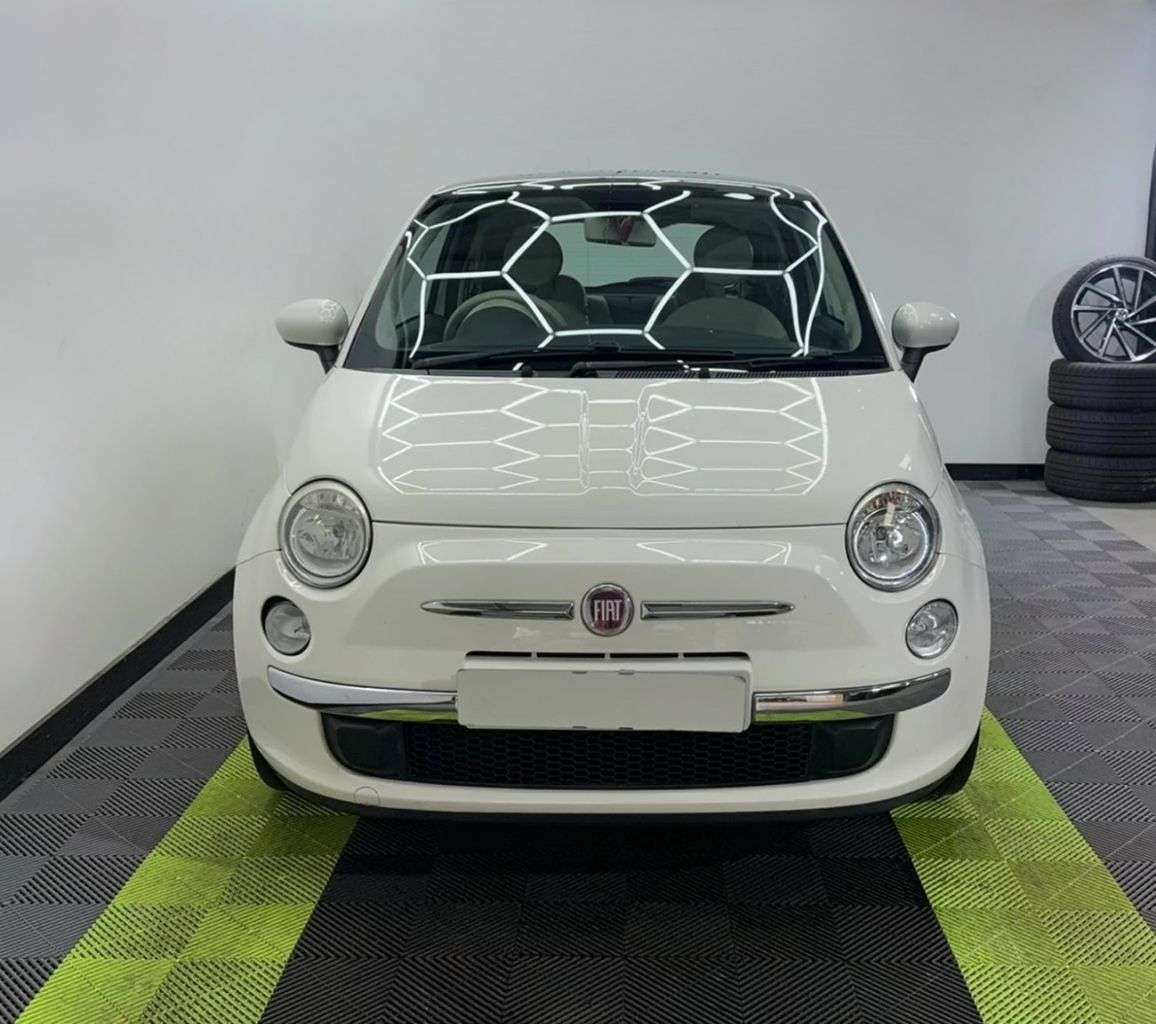 A 2012 FIAT 500 1.2 Lounge Hatchback 3dr Petrol Manual Euro 5 (s/s) (69 bhp) A 2012 FIAT 500 1.2 Lounge Hatchback 3dr Petrol Manual Euro 5 (s/s) (69 bhp)