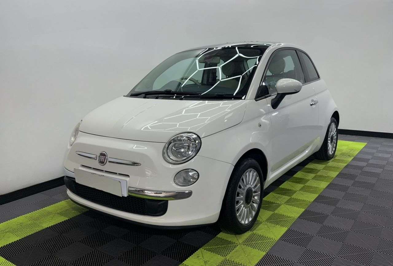 A 2012 FIAT 500 1.2 Lounge Hatchback 3dr Petrol Manual Euro 5 (s/s) (69 bhp) A 2012 FIAT 500 1.2 Lounge Hatchback 3dr Petrol Manual Euro 5 (s/s) (69 bhp)