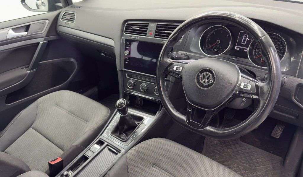 2017 VOLKSWAGEN GOLF 2017 VOLKSWAGEN GOLF