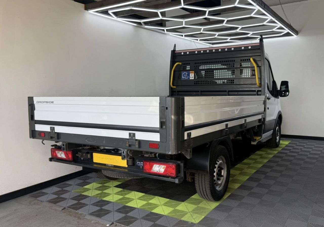 A 2018 FORD TRANSIT 2.0 350 EcoBlue Chassis Cab 2dr Diesel Manual RWD L2 H1 Euro 6 (DRW) (130 p A 2018 FORD TRANSIT 2.0 350 EcoBlue Chassis Cab 2dr Diesel Manual RWD L2 H1 Euro 6 (DRW) (130 p