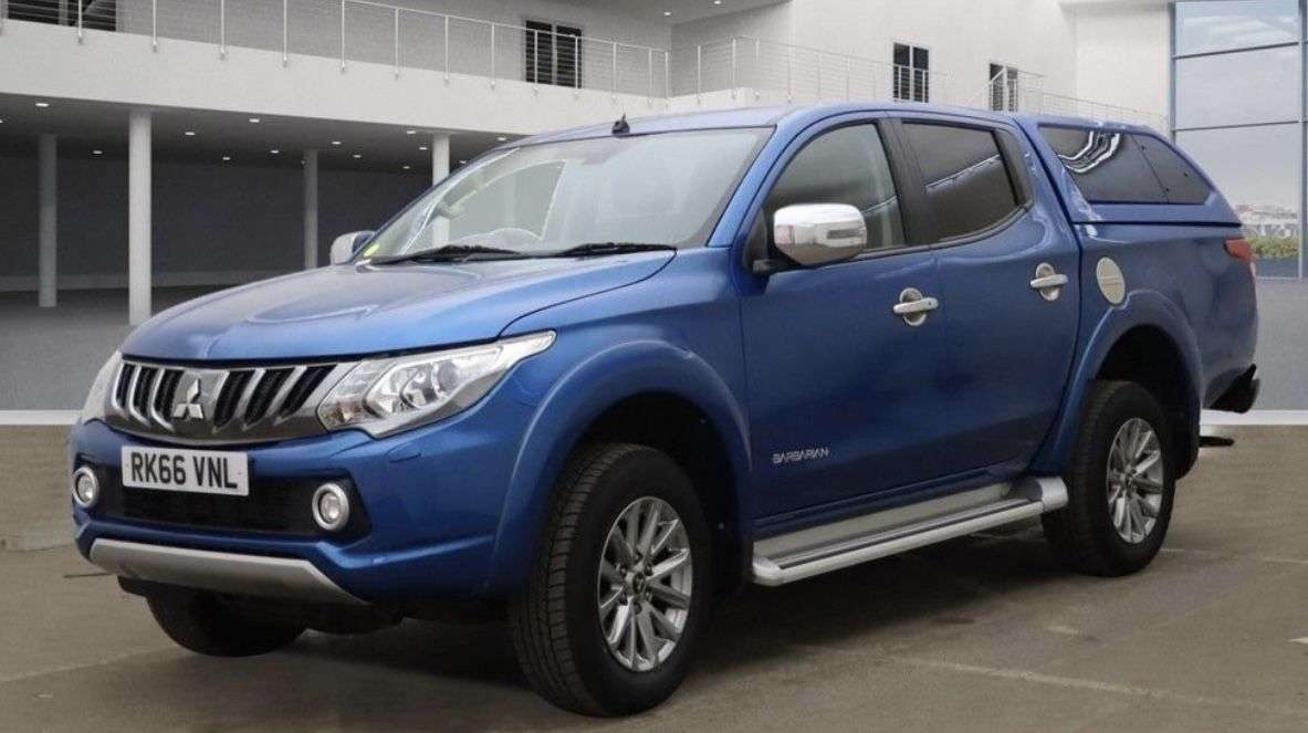 A 2016 MITSUBISHI L200 2.4 DI-D DC Barbarian Pickup Double Cab 4dr Diesel Manual 4WD Euro 6 (178 p A 2016 MITSUBISHI L200 2.4 DI-D DC Barbarian Pickup Double Cab 4dr Diesel Manual 4WD Euro 6 (178 p
