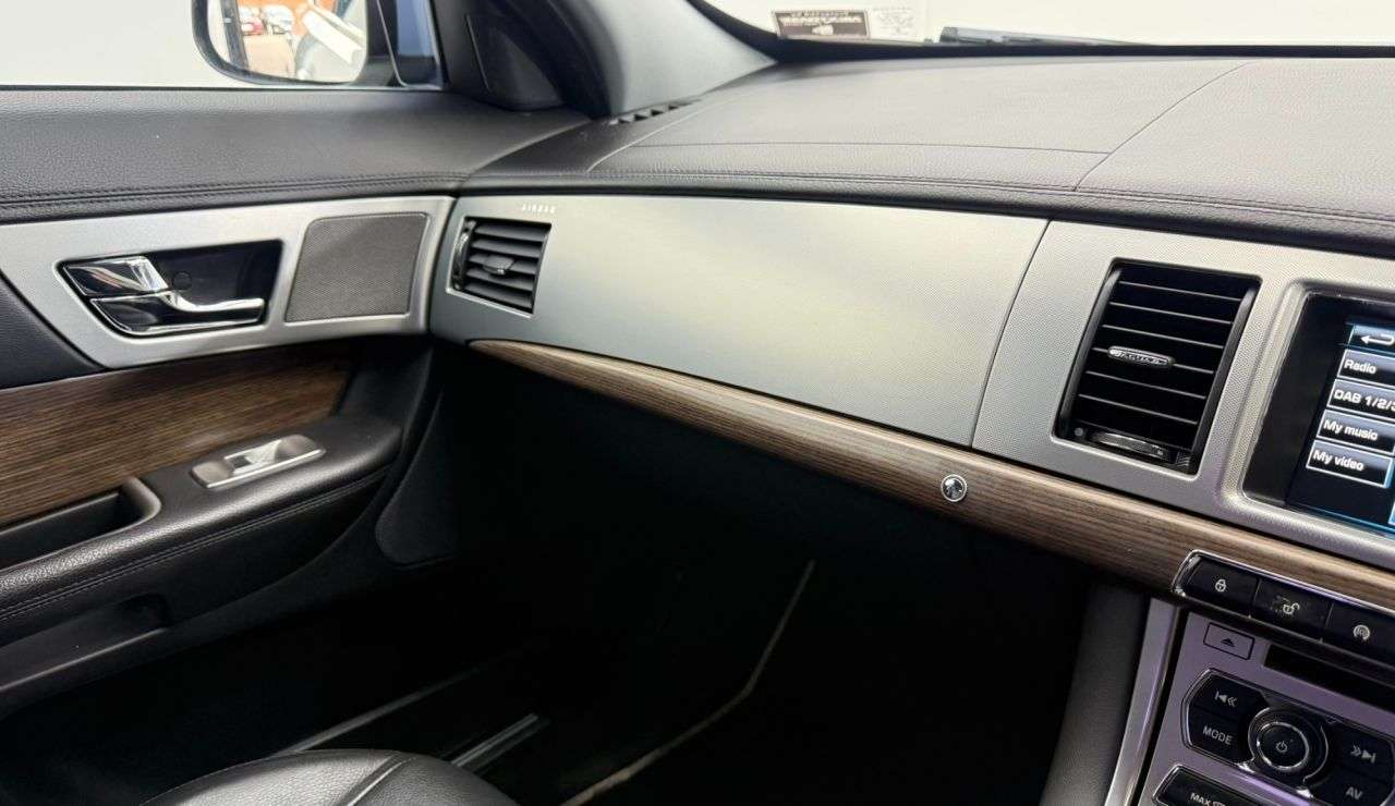 2014 JAGUAR XF 2014 JAGUAR XF