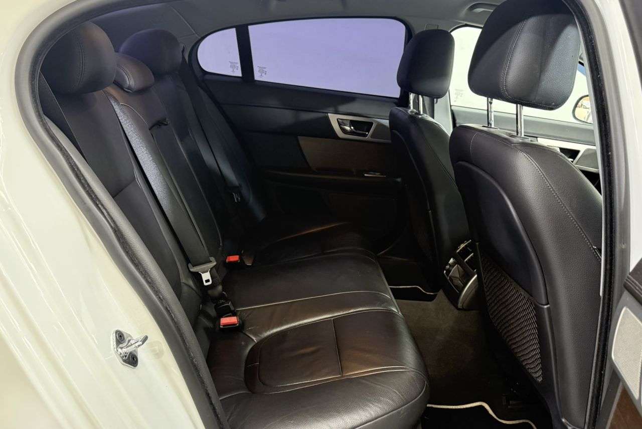 2014 JAGUAR XF 2014 JAGUAR XF