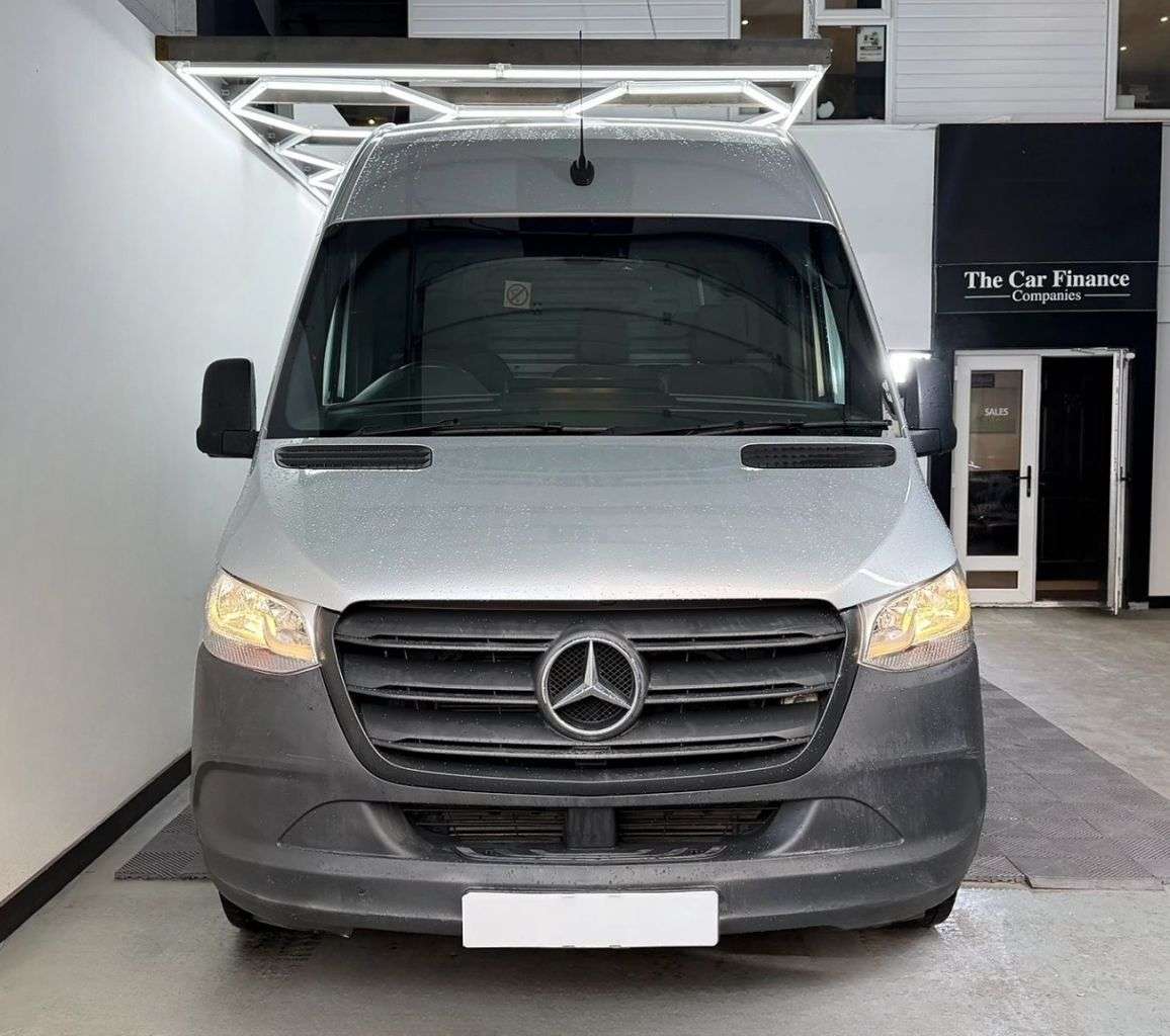 A 2020 MERCEDES-BENZ SPRINTER 2.1 314 CDI Panel Van 5dr Diesel Manual RWD L3 H2 Euro 6 (143 ps) A 2020 MERCEDES-BENZ SPRINTER 2.1 314 CDI Panel Van 5dr Diesel Manual RWD L3 H2 Euro 6 (143 ps)