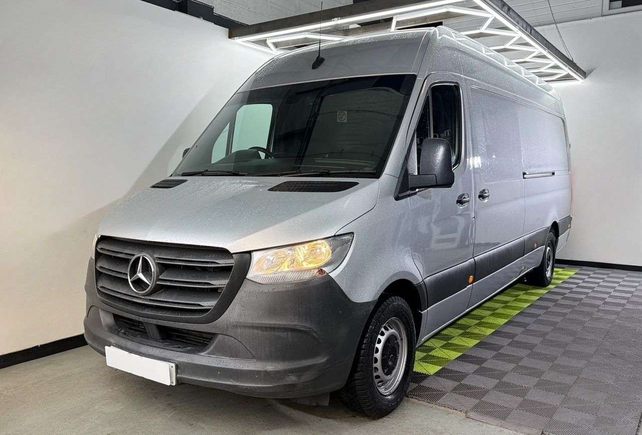 A 2020 MERCEDES-BENZ SPRINTER 2.1 314 CDI Panel Van 5dr Diesel Manual RWD L3 H2 Euro 6 (143 ps) A 2020 MERCEDES-BENZ SPRINTER 2.1 314 CDI Panel Van 5dr Diesel Manual RWD L3 H2 Euro 6 (143 ps)