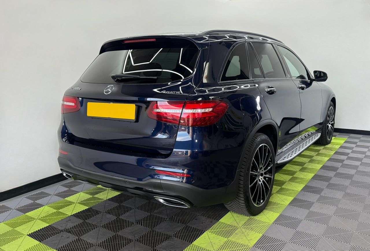 A 2018 MERCEDES-BENZ GLC 2.1 GLC220d AMG Line (Premium) SUV 5dr Diesel G-Tronic 4MATIC Euro 6 (s/s) A 2018 MERCEDES-BENZ GLC 2.1 GLC220d AMG Line (Premium) SUV 5dr Diesel G-Tronic 4MATIC Euro 6 (s/s)