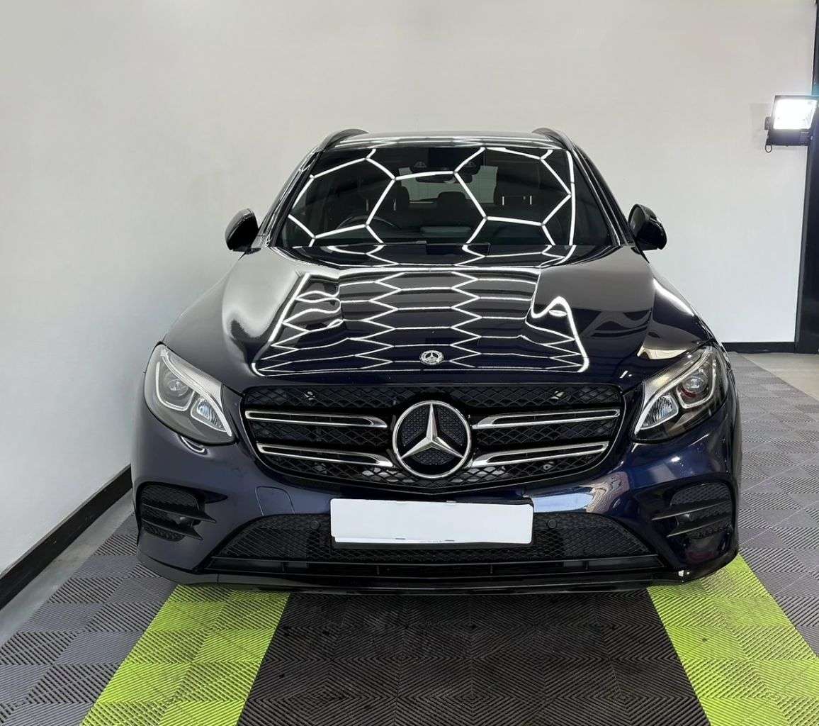 A 2018 MERCEDES-BENZ GLC 2.1 GLC220d AMG Line (Premium) SUV 5dr Diesel G-Tronic 4MATIC Euro 6 (s/s) A 2018 MERCEDES-BENZ GLC 2.1 GLC220d AMG Line (Premium) SUV 5dr Diesel G-Tronic 4MATIC Euro 6 (s/s)