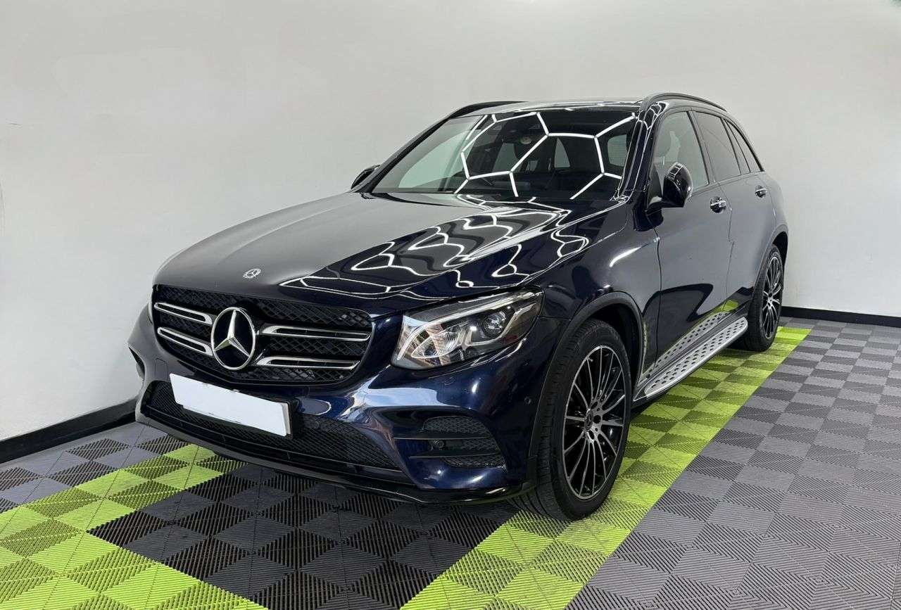 A 2018 MERCEDES-BENZ GLC 2.1 GLC220d AMG Line (Premium) SUV 5dr Diesel G-Tronic 4MATIC Euro 6 (s/s) A 2018 MERCEDES-BENZ GLC 2.1 GLC220d AMG Line (Premium) SUV 5dr Diesel G-Tronic 4MATIC Euro 6 (s/s)
