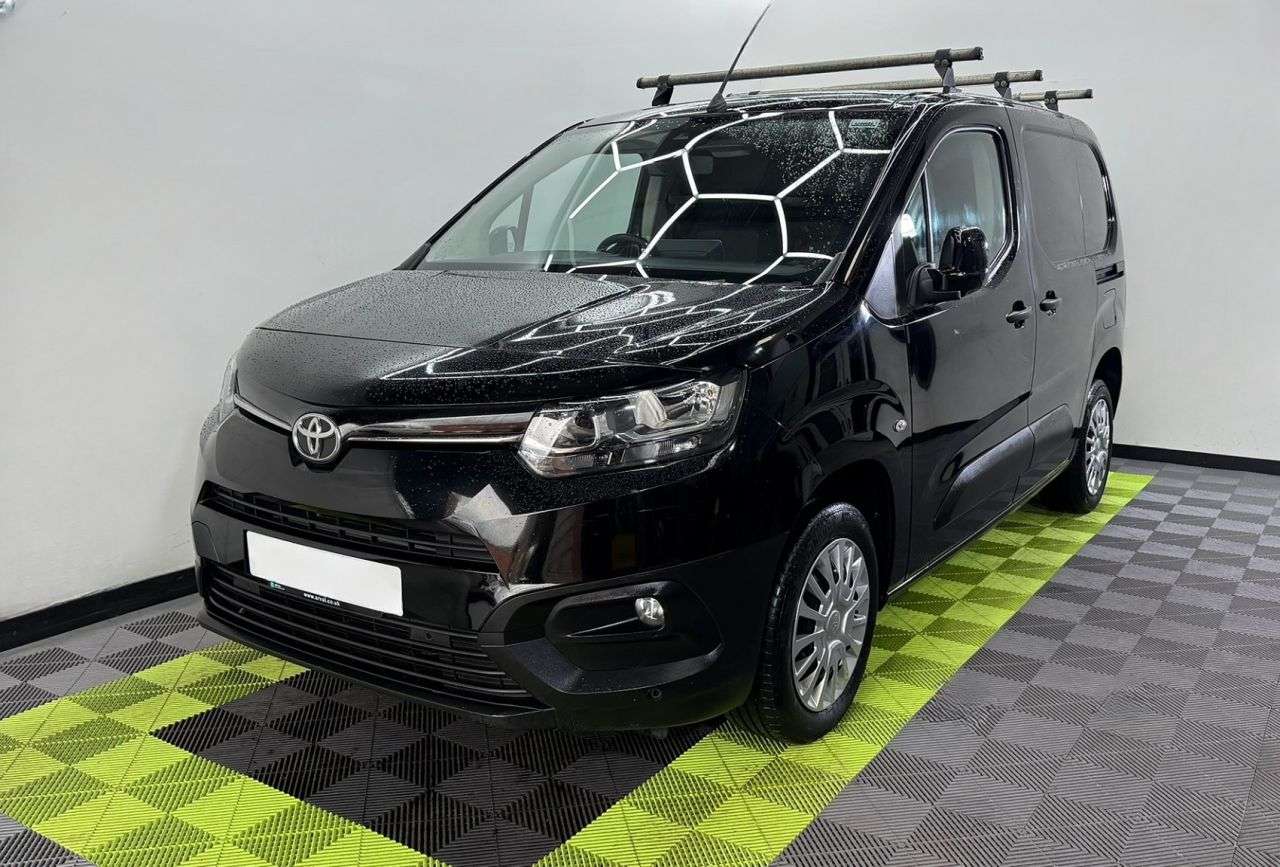 A 2022 TOYOTA PROACE CITY 1.5 BlueHDi Icon Short Panel Van 5dr Diesel Manual SWB Euro 6 (s/s) (100 bh A 2022 TOYOTA PROACE CITY 1.5 BlueHDi Icon Short Panel Van 5dr Diesel Manual SWB Euro 6 (s/s) (100 bh