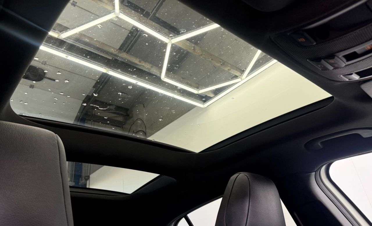 null MERCEDES-BENZ GLA null MERCEDES-BENZ GLA