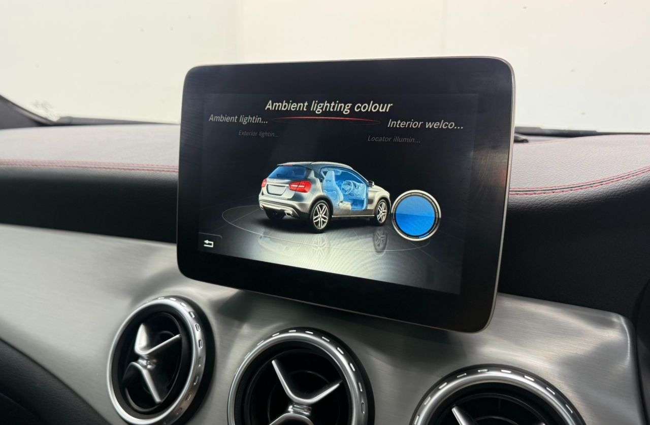 null MERCEDES-BENZ GLA null MERCEDES-BENZ GLA