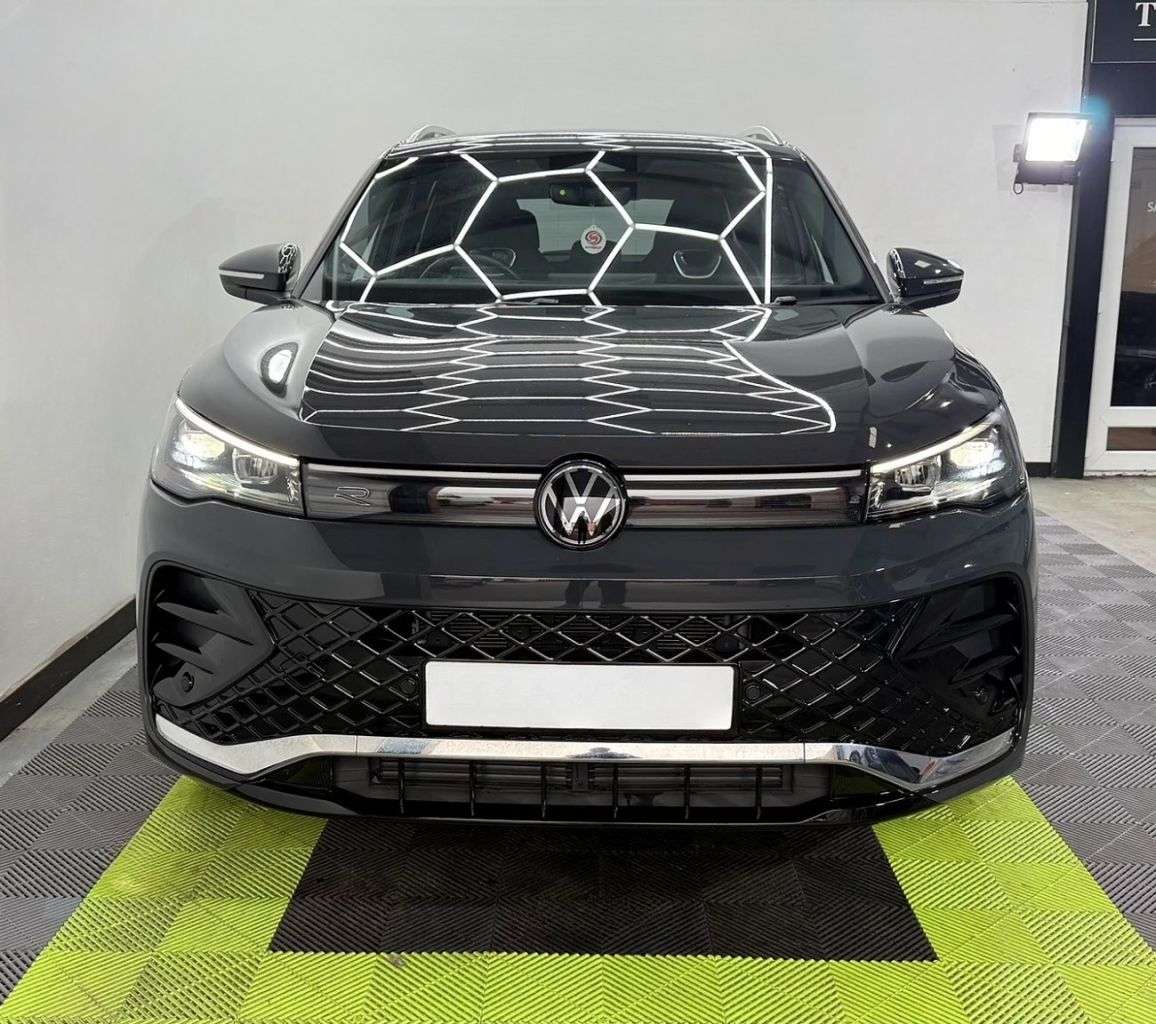 A 2024 VOLKSWAGEN TIGUAN 1.5 eTSI MHEV R-Line SUV 5dr Petrol Hybrid DSG Euro 6 (s/s) (150 ps) A 2024 VOLKSWAGEN TIGUAN 1.5 eTSI MHEV R-Line SUV 5dr Petrol Hybrid DSG Euro 6 (s/s) (150 ps)