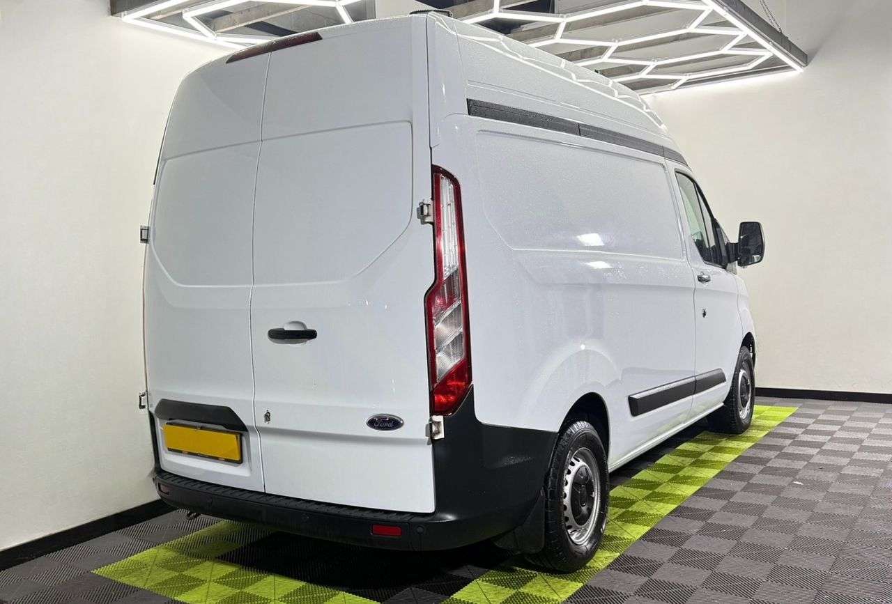 A 2020 FORD TRANSIT CUSTOM 2.0 300 EcoBlue Leader Panel Van 5dr Diesel Manual L1 H2 Euro 6 (s/s) (105 A 2020 FORD TRANSIT CUSTOM 2.0 300 EcoBlue Leader Panel Van 5dr Diesel Manual L1 H2 Euro 6 (s/s) (105