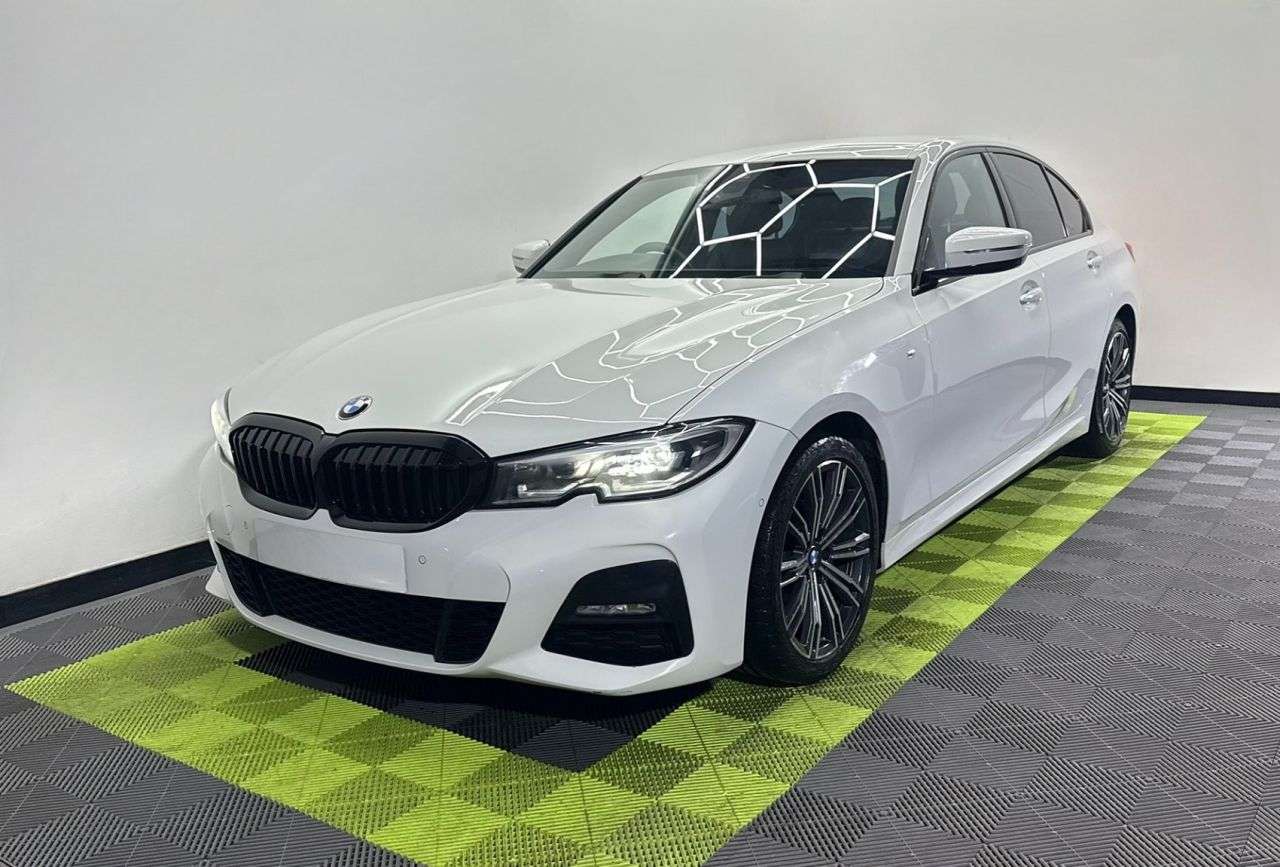 A 2019 BMW 3 SERIES 2.0 320d M Sport Saloon 4dr Diesel Auto xDrive Euro 6 (s/s) (190 ps) A 2019 BMW 3 SERIES 2.0 320d M Sport Saloon 4dr Diesel Auto xDrive Euro 6 (s/s) (190 ps)