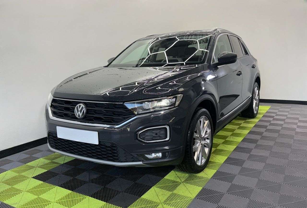 A 2019 VOLKSWAGEN T-ROC 1.5 TSI GPF EVO SEL SUV 5dr Petrol Manual Euro 6 (s/s) (150 ps) A 2019 VOLKSWAGEN T-ROC 1.5 TSI GPF EVO SEL SUV 5dr Petrol Manual Euro 6 (s/s) (150 ps)