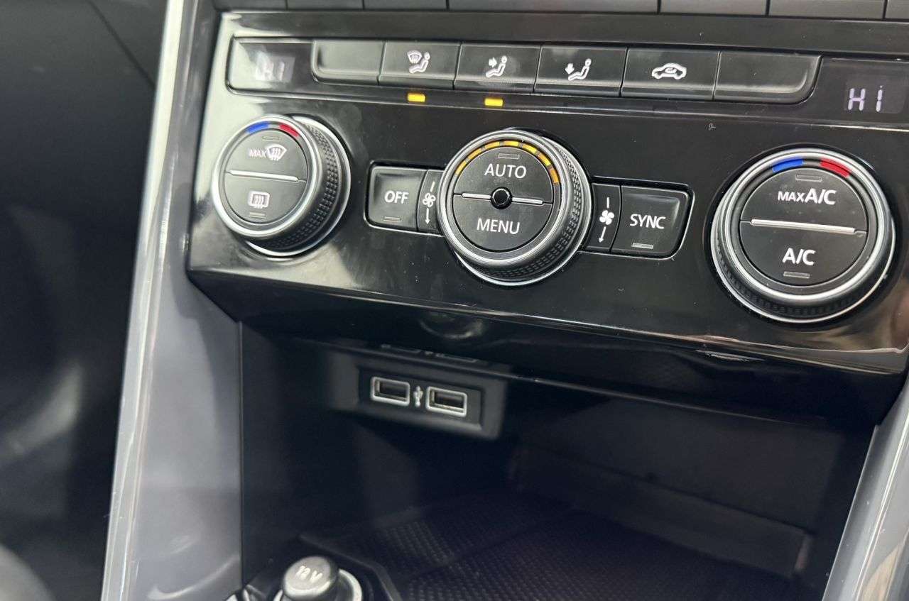 2019 VOLKSWAGEN T-ROC 2019 VOLKSWAGEN T-ROC