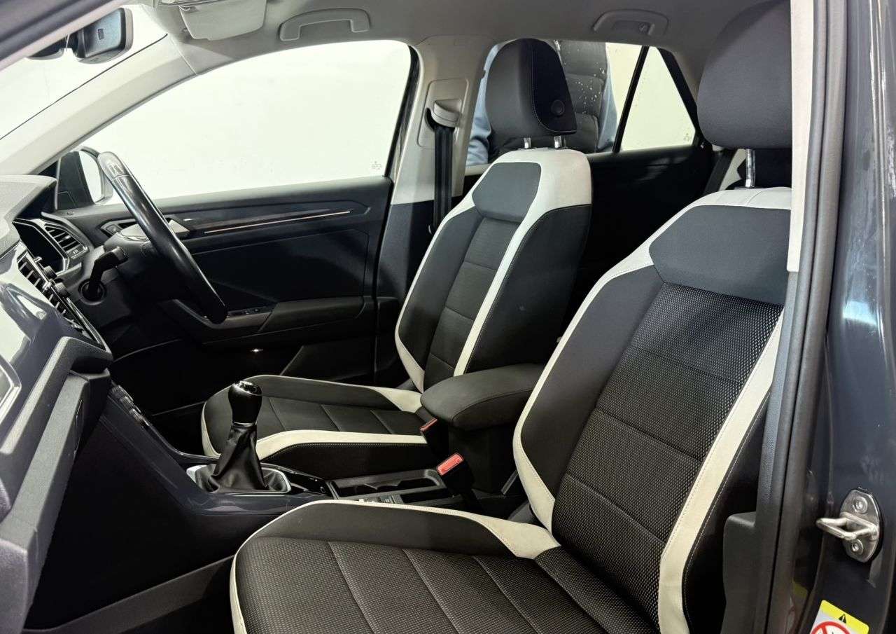 2019 VOLKSWAGEN T-ROC 2019 VOLKSWAGEN T-ROC
