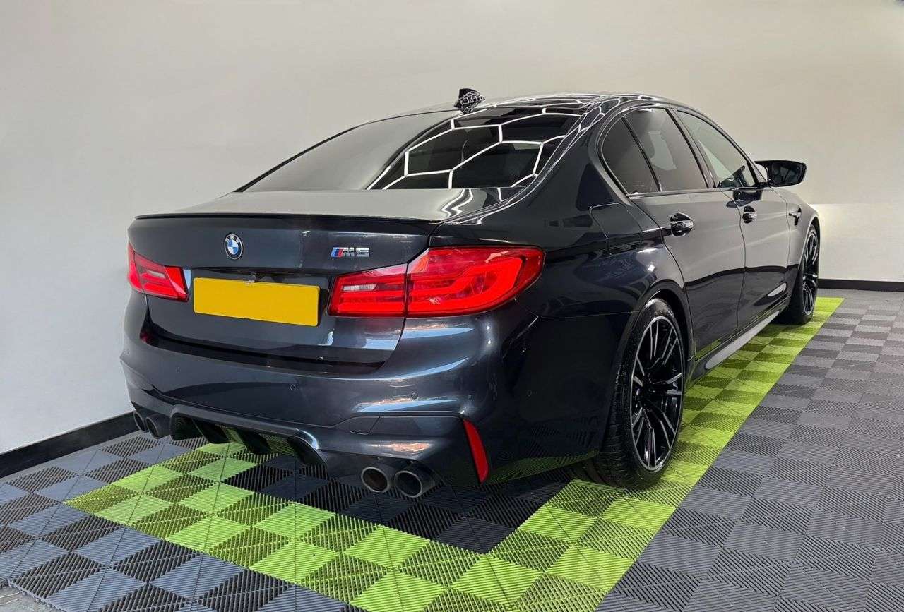 null BMW M5 null BMW M5